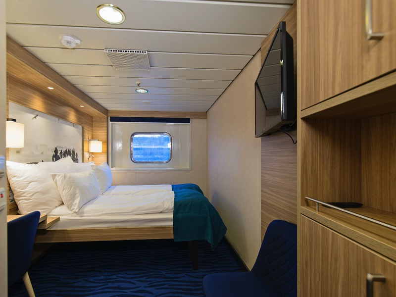 Arctic Superior | Double on upper deck with window